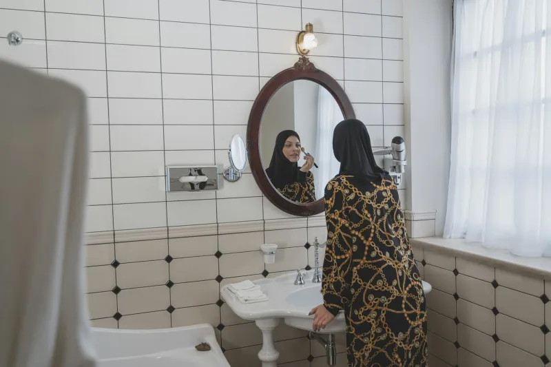 The Evening Edit: Mastering Britain's Most Sophisticated Day-to-Night Beauty Transitions